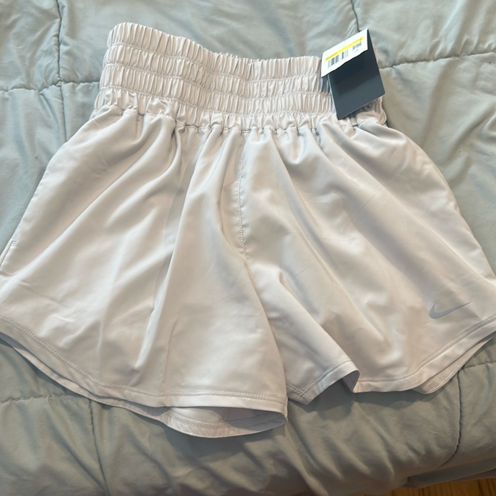 Nike One
Women's Dri-FIT Ultra High-Waisted 3" Brief-Lined Shorts
